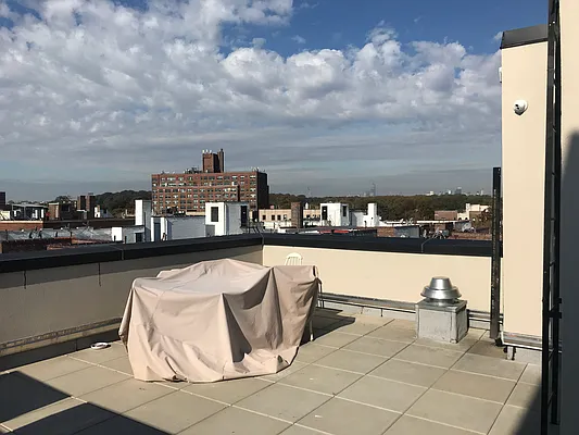 Rented by Tapiro Realty | media 21