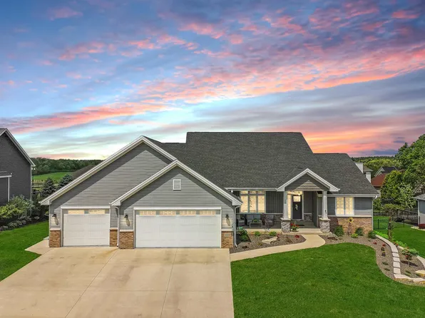 12128 Granite Dr, Rockton, IL 61072