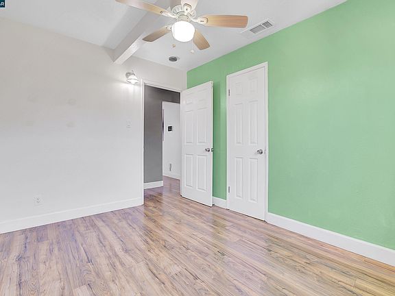 5th image of 149 Shore Rd