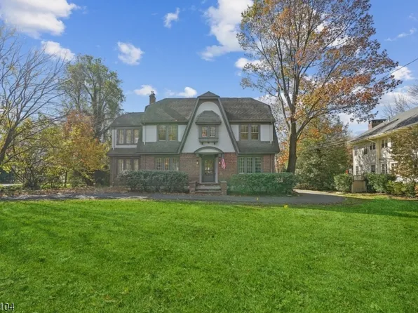 76 Woodland Ave, Summit City, NJ 07901