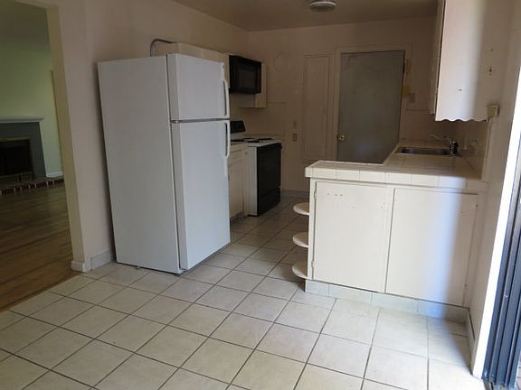 4th image of 358 Poplar Ave