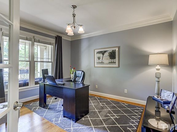 5th image of 125 Roslyn Hills Dr