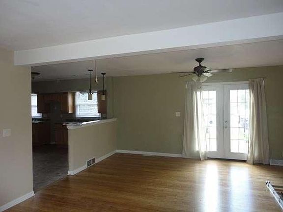 3rd image of 10247 W Kiehnau Ave