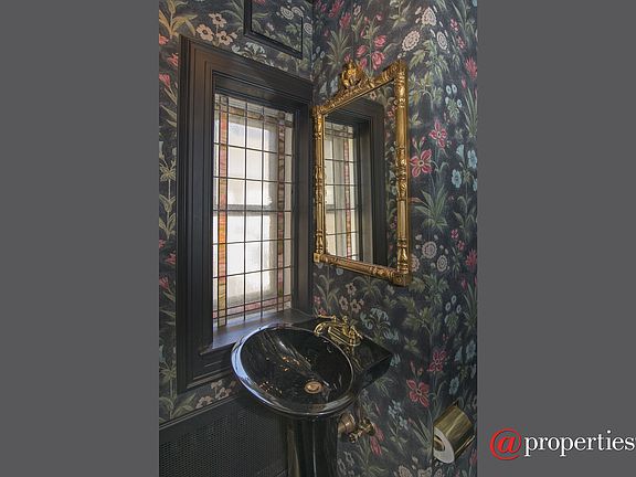3rd image of 1220 Greenwood Ave