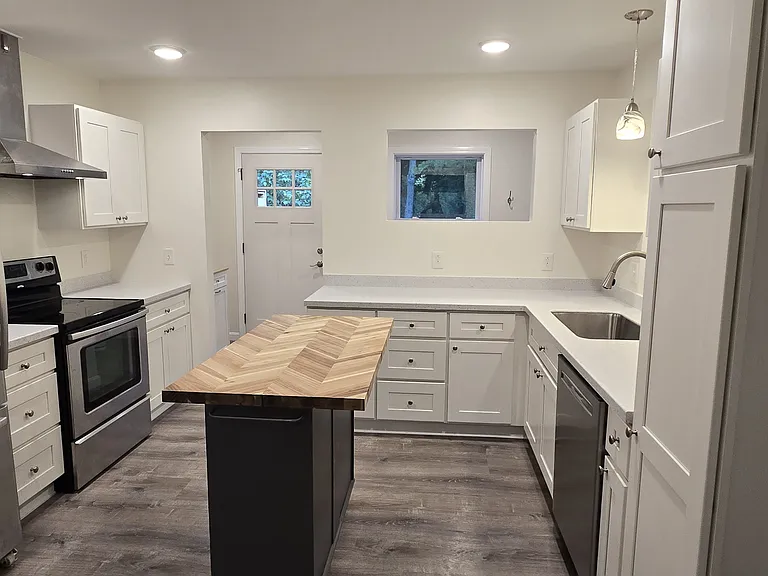 72 Juniper Rdg #A — Photo 11
