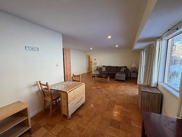 10662 Weymouth St #2 — Photo 4