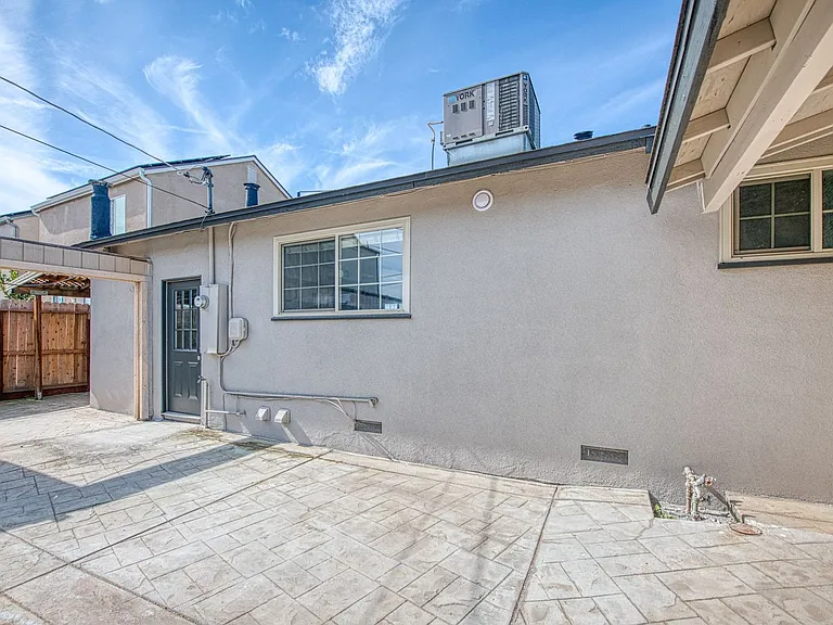 245 Minnewawa Ave #A — Photo 26