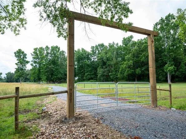 843 Erwin Hill Church Rd SE, Adairsville, GA 30103