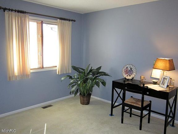3rd image of 1251 Creekview Dr