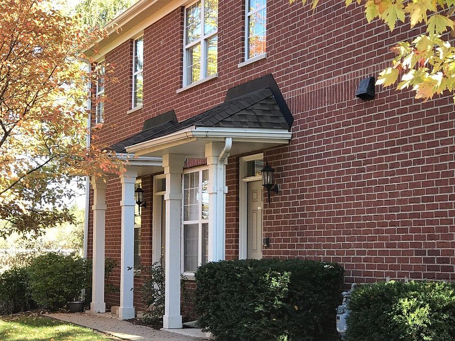 2nd image of 952 Enfield Dr Unit 4-E1