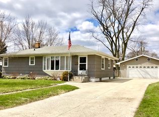 1362 Cook Blvd, Bradley, IL 60915