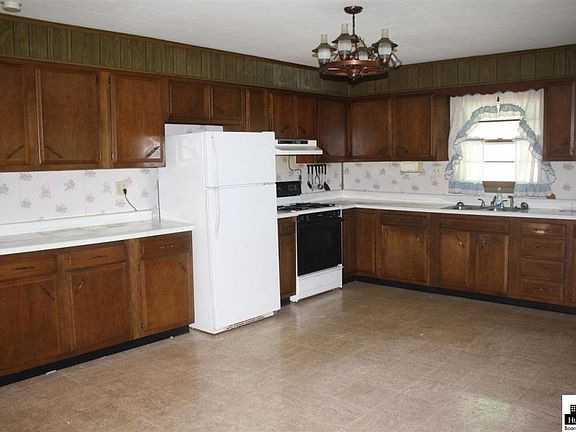 4th image of 122 Campbell St