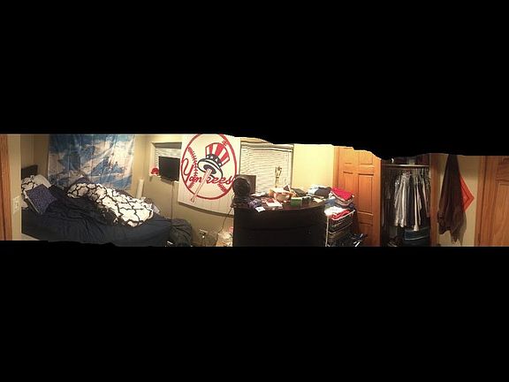 4th image of 3831 N Kenmore Ave #1