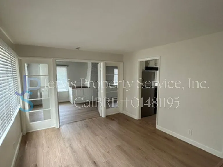 8922 Evergreen Ave #A — Photo 4