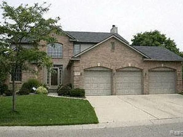 43002 Brookstone Dr, Novi, MI 48377
