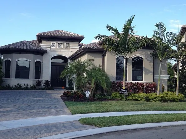 8682 Lewis River Rd, Delray Beach, FL 33446