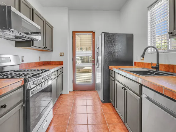 4138 Big Sky Rd, Santa Fe, NM 87507