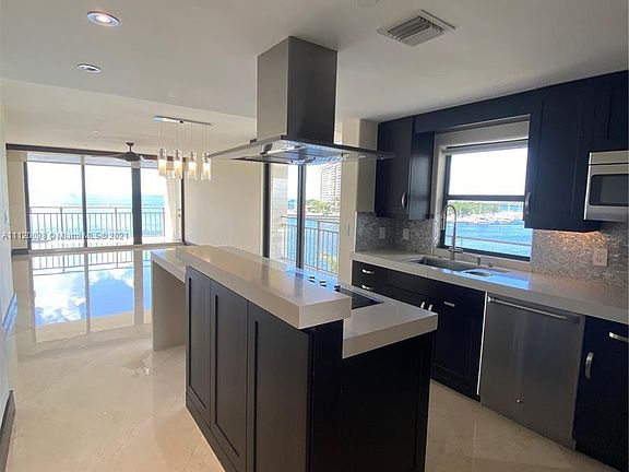 3rd image of 1632 S Bayshore Ct APT 503