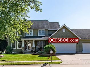 1123 W Davies Ct, Eldridge, IA