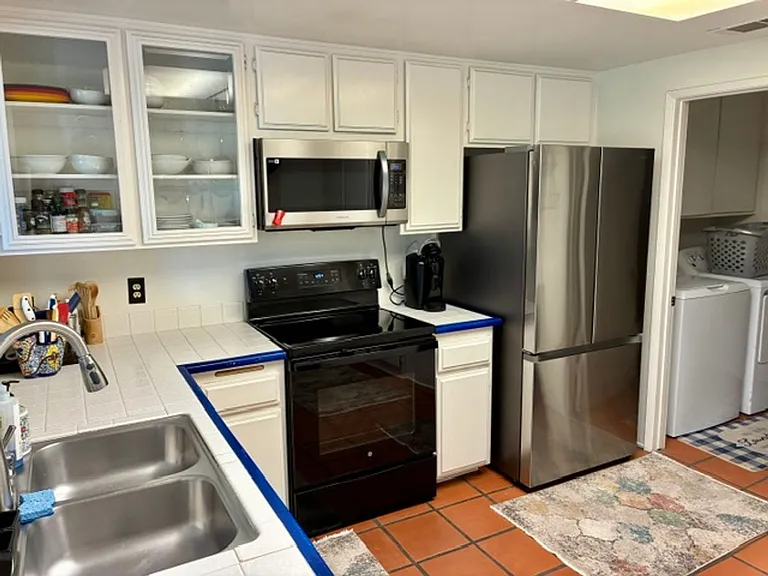 3060 Avenida Christina — Photo 3