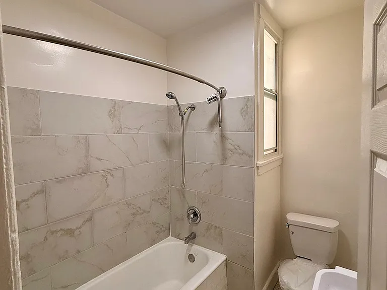 3057 Leeward Ave #15 — Photo 6