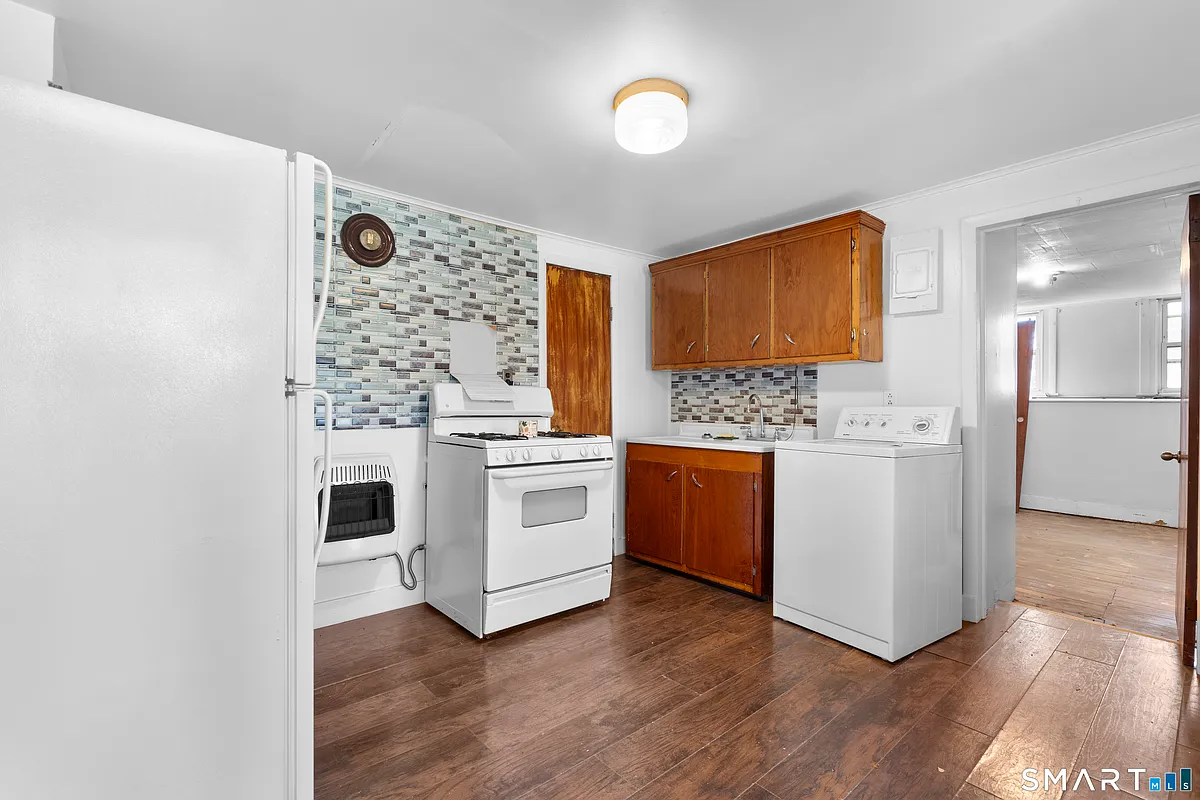Building Photo - 48 Anderson St #2