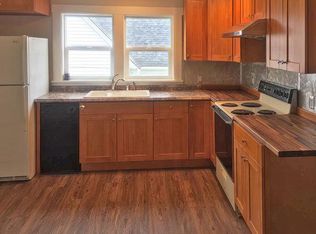 808 7th St APT 4, Anacortes, WA 98221