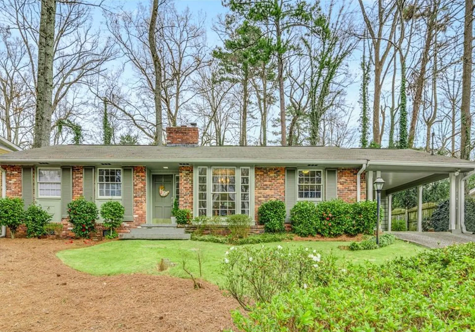 Ranch home in the city of Chamblee — Photo 1