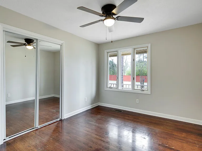 7558 Jennings Ln — Photo 19