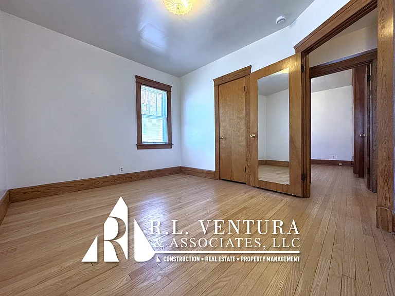 2418 Lasalle St #1/2 — Photo 17