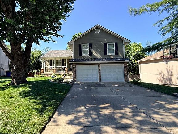 2nd image of 4001 NW Hidden Pointe Dr