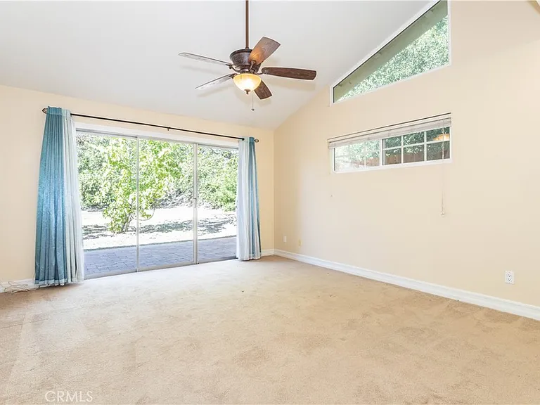 11761 Encino Ave — Photo 22