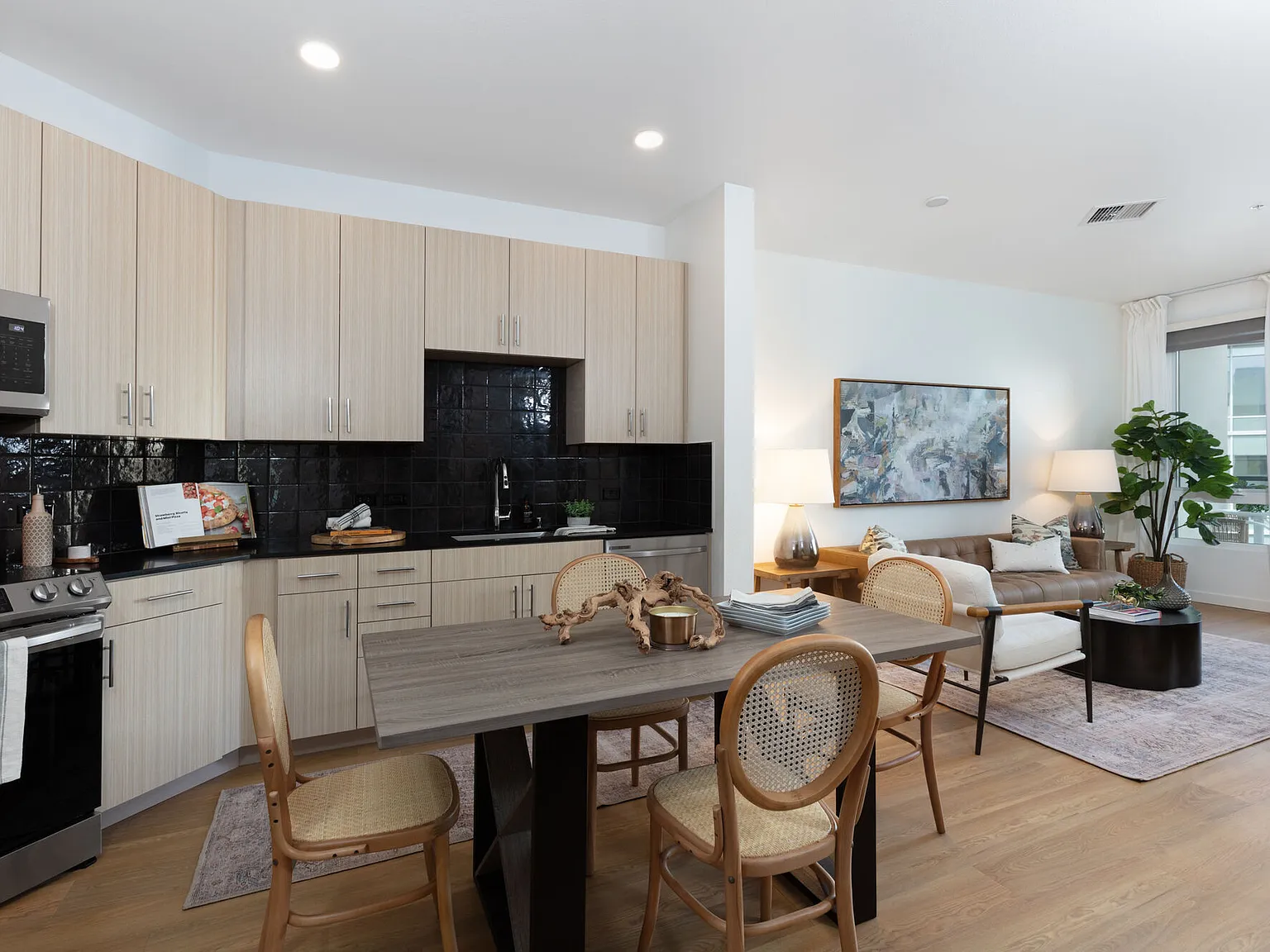 Station 16 Apartments — Photo 4