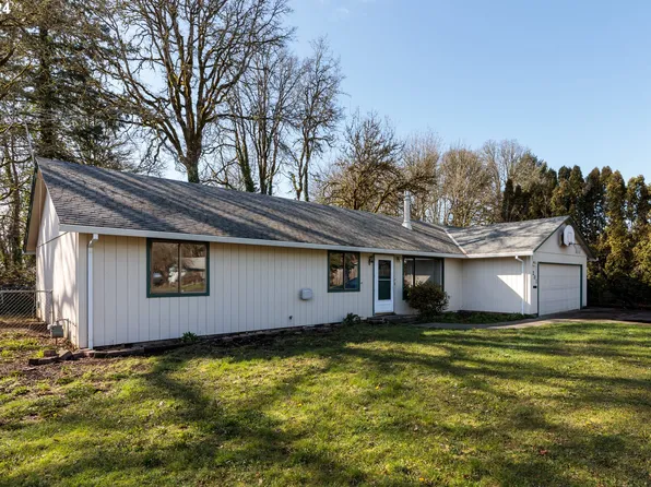 201 Mayfair Dr, Saint Helens, OR 97051