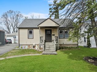 2410 W Ridgeland Ave, Waukegan, IL 60085