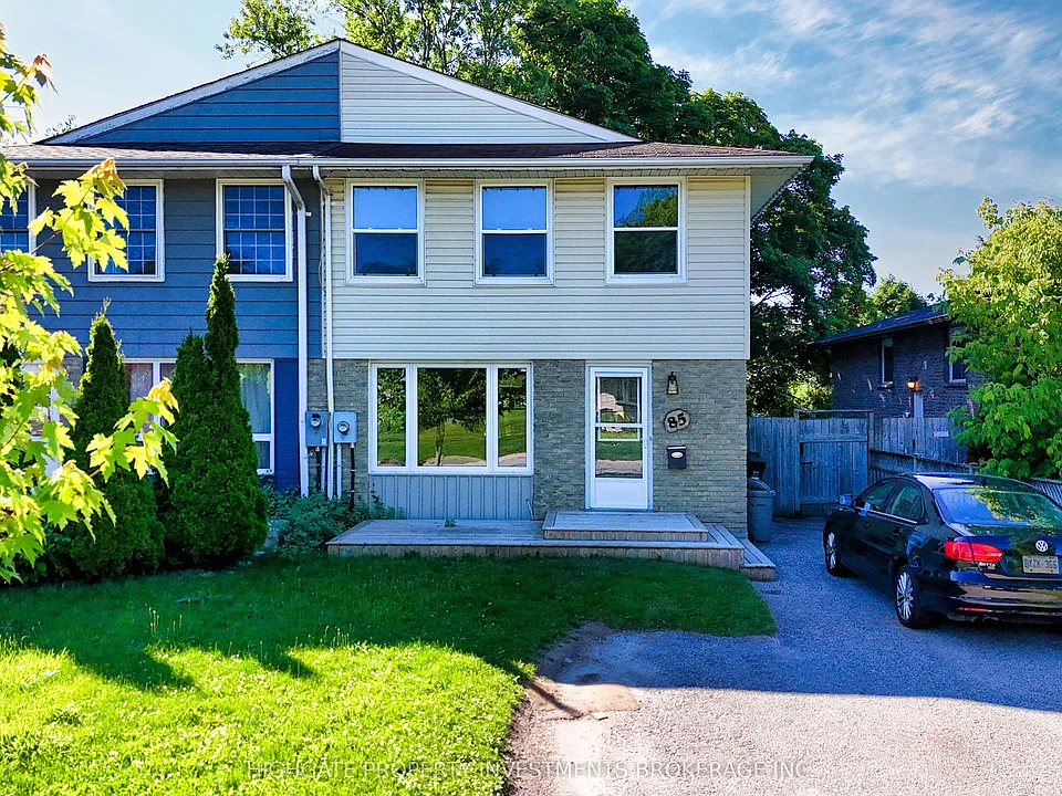 85 Daphne Cres #UPPER