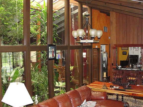 Den to INDOOR atrium