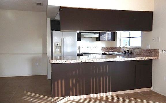 5th image of 218 Fountain Ct