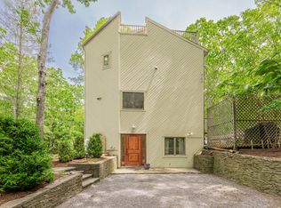 1987 Deerfield Rd, Water Mill, NY 11976