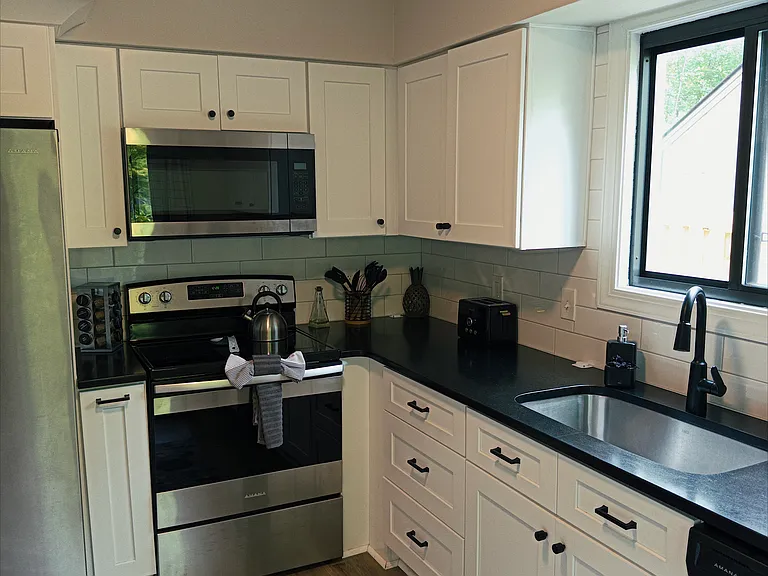 6004 Applewood Ln — Photo 7