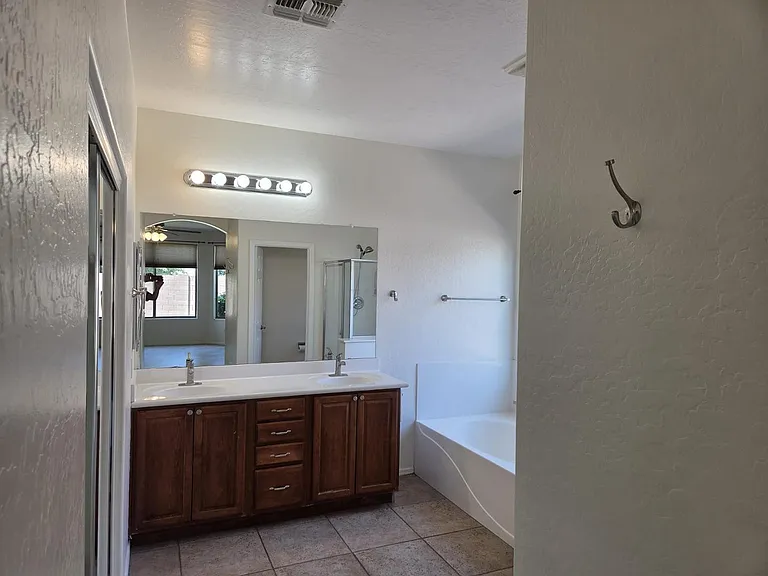 1828 E Beverly Rd — Photo 28