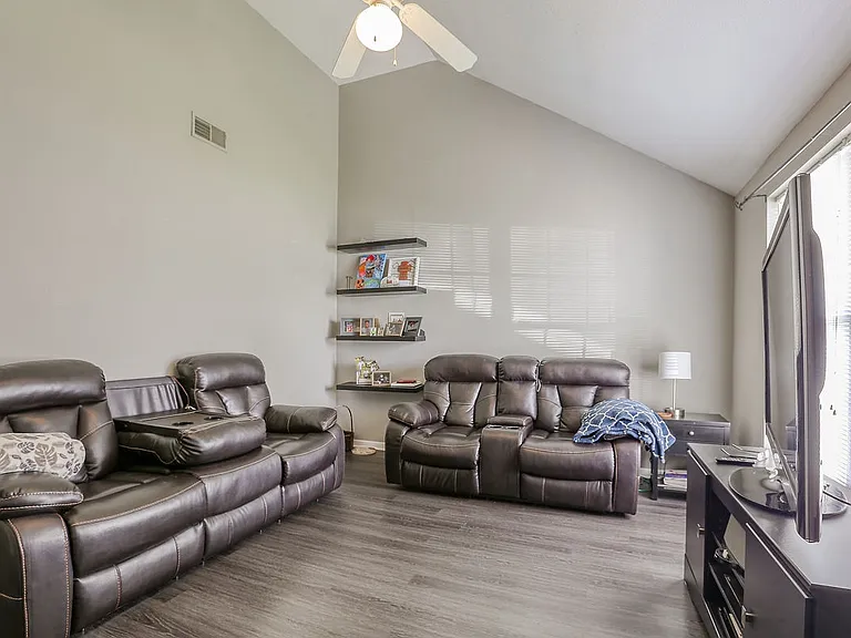 234 SW Chartwell Cir #234 — Photo 7