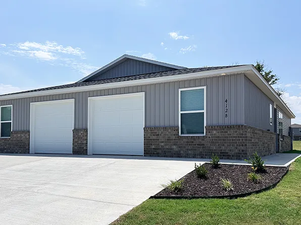 412 A W Cloud Dr, Siloam Springs, AR 72761
