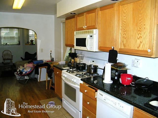 2nd image of 3256 N Clifton Ave #0G
