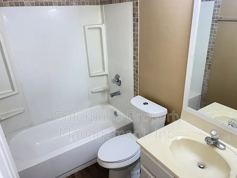 4444 Longtree Cv — Photo 19