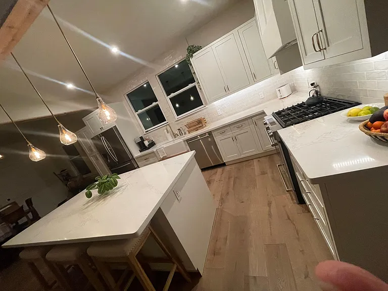 another view of the kitchen.