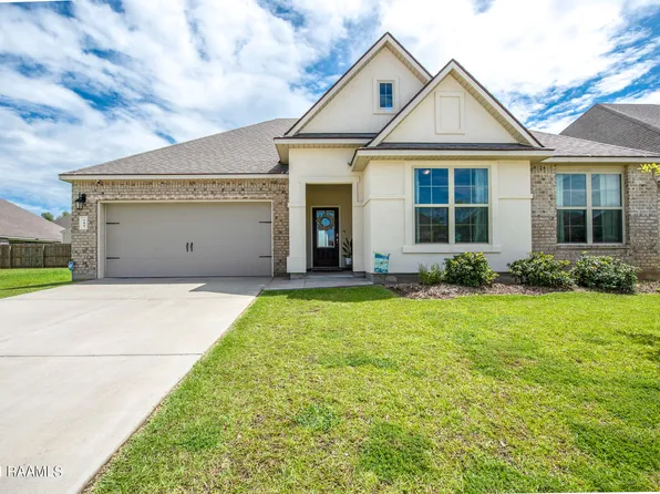 105 Hardwood Dr, Lafayette, LA 70508