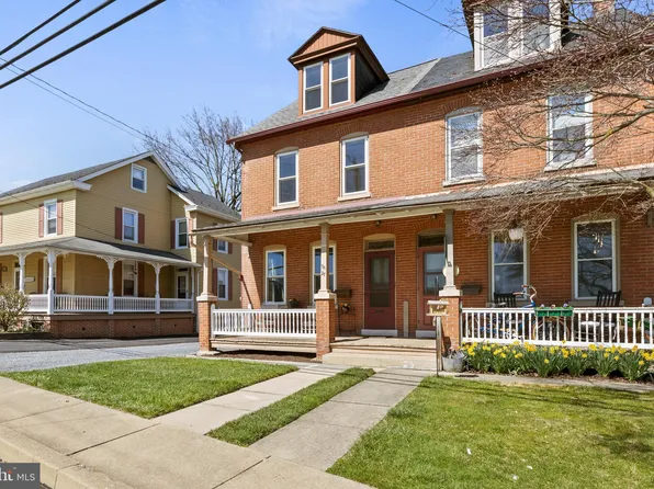 27 E Cottage Ave, Millersville, PA 17551