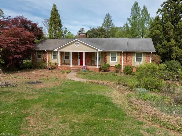 4229 Mashie Dr, Pfafftown, NC 27040