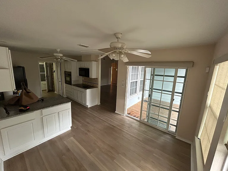 104 Breezy St — Photo 7